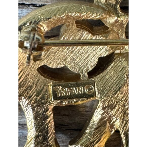 Vintage Crown Trifari L'Orient Enamel Elephant brooch - Picture 4 of 7